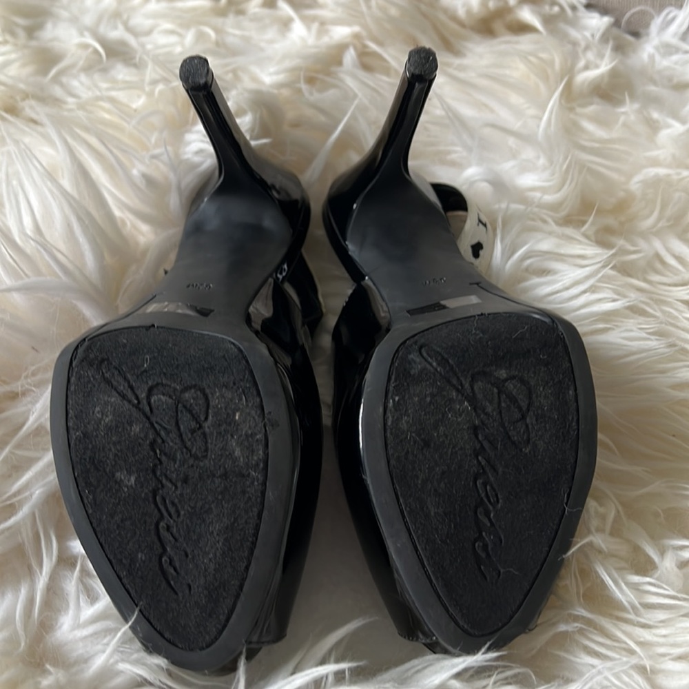 Guess shoes. 2 pair - Picture 8 of 9